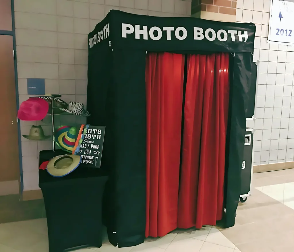 Mississauga Enclosed Photo Booth