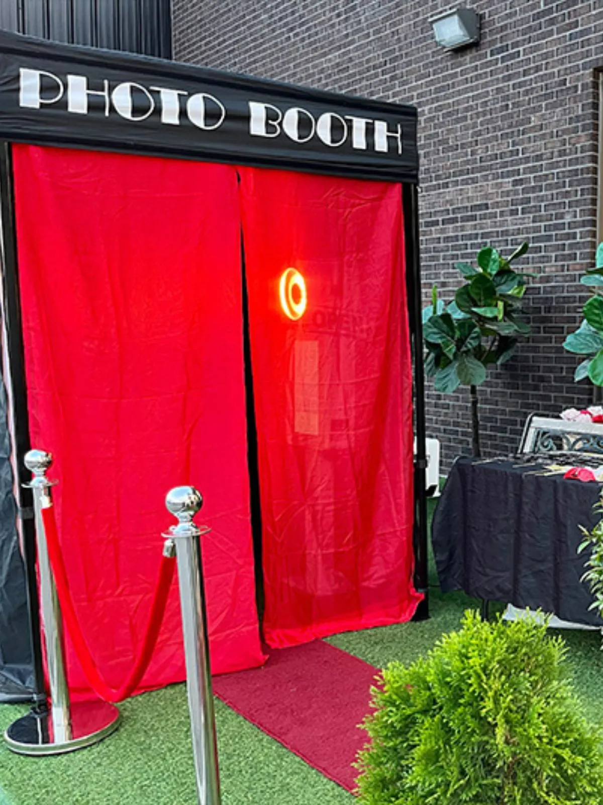 Sudbury Private Enclosed Photo Booth Features