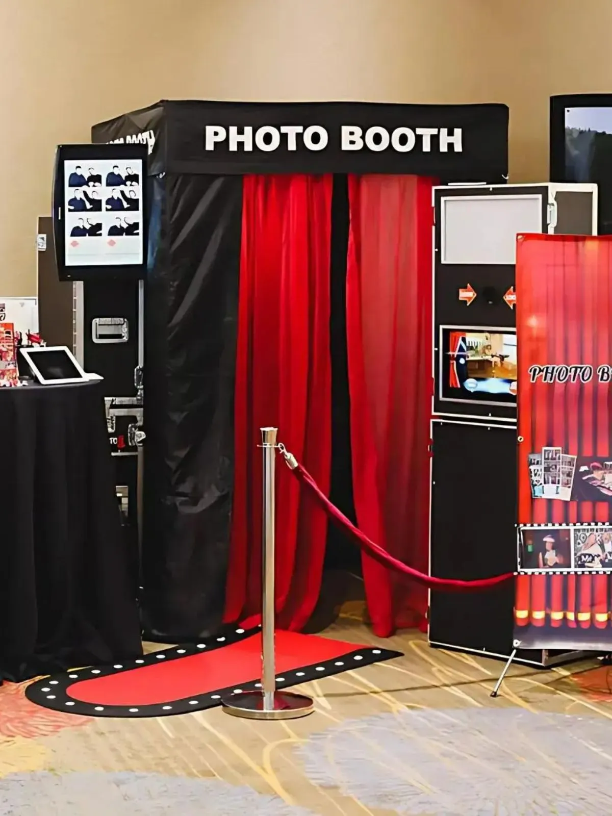 London Enclosed Photo Booth Features