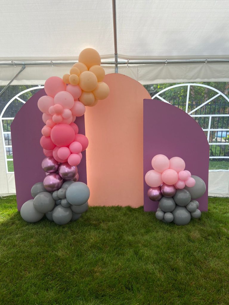 Chiara backdrops in North York with balloon garlands  